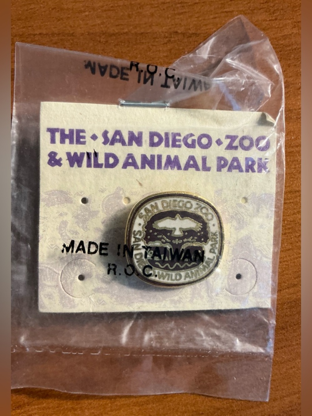 San Diego Zoo Wild Animal Park Enamel Lapel Pin Bird 1993 NEW Vintage